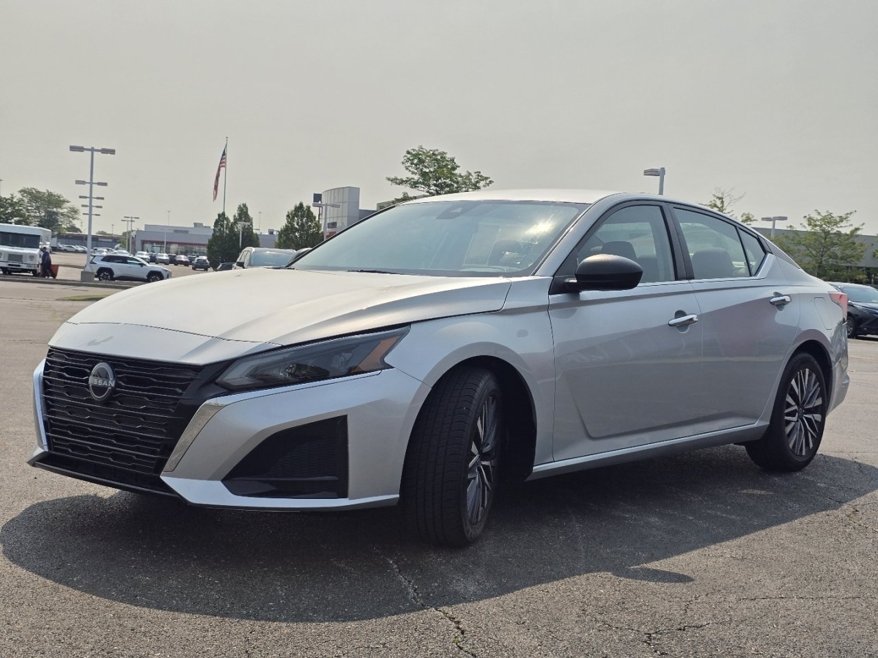 Used 2024 Nissan Altima 2.5 SV FWD image 11