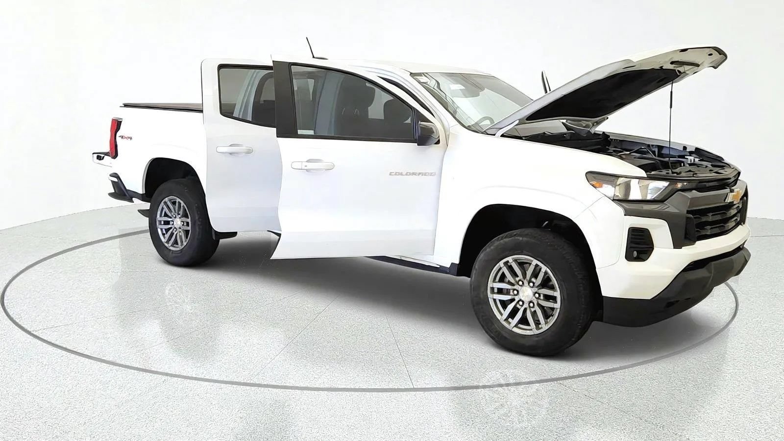 Used 2023 Chevrolet Colorado LT w/ LT Convenience Package AWD/4WD image 11
