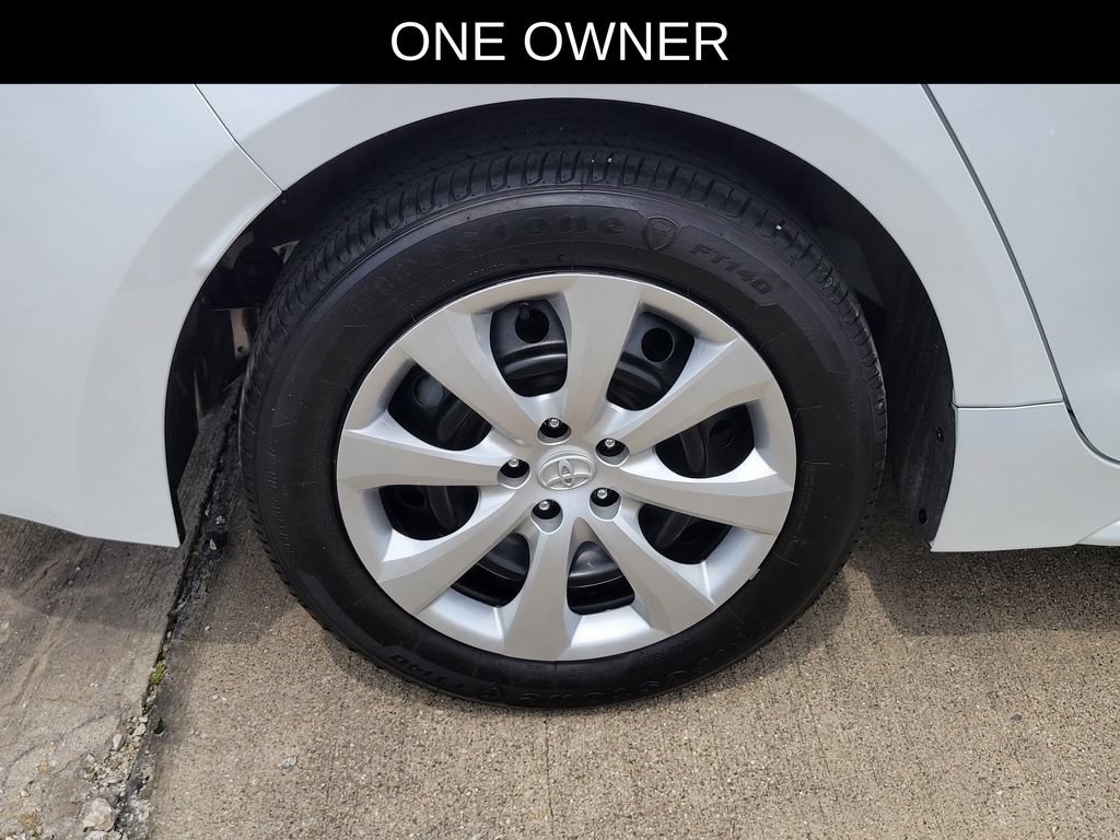 Used 2025 Toyota Corolla LE FWD image 5