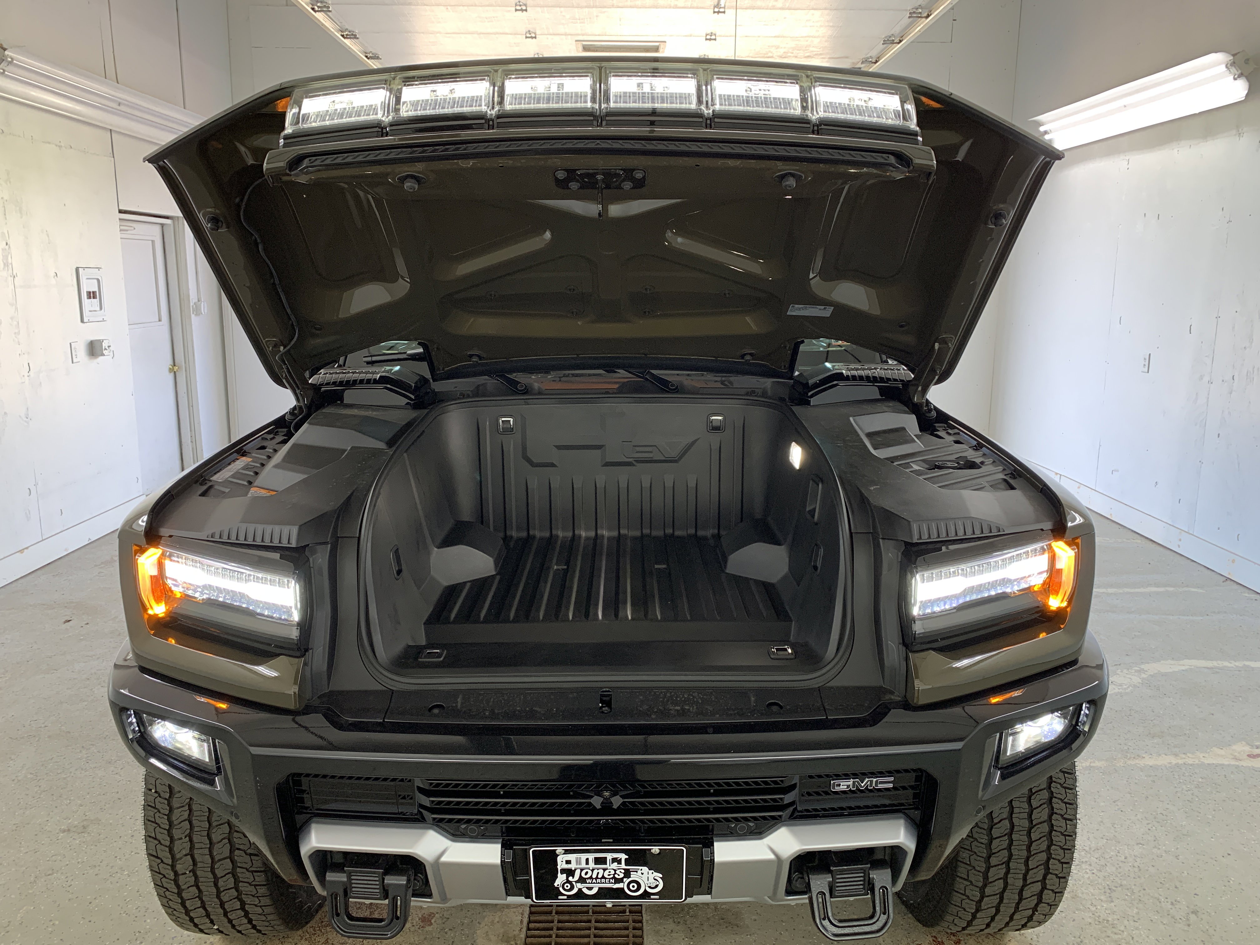 New 2025 GMC Hummer EV 2X image 10