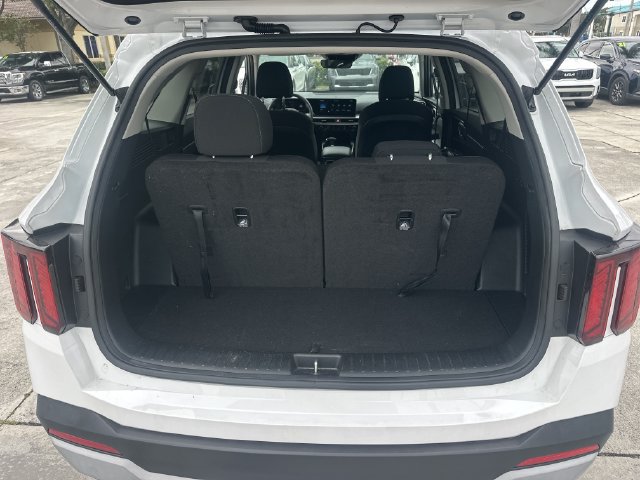 Certified 2025 Kia Sorento LX FWD image 11
