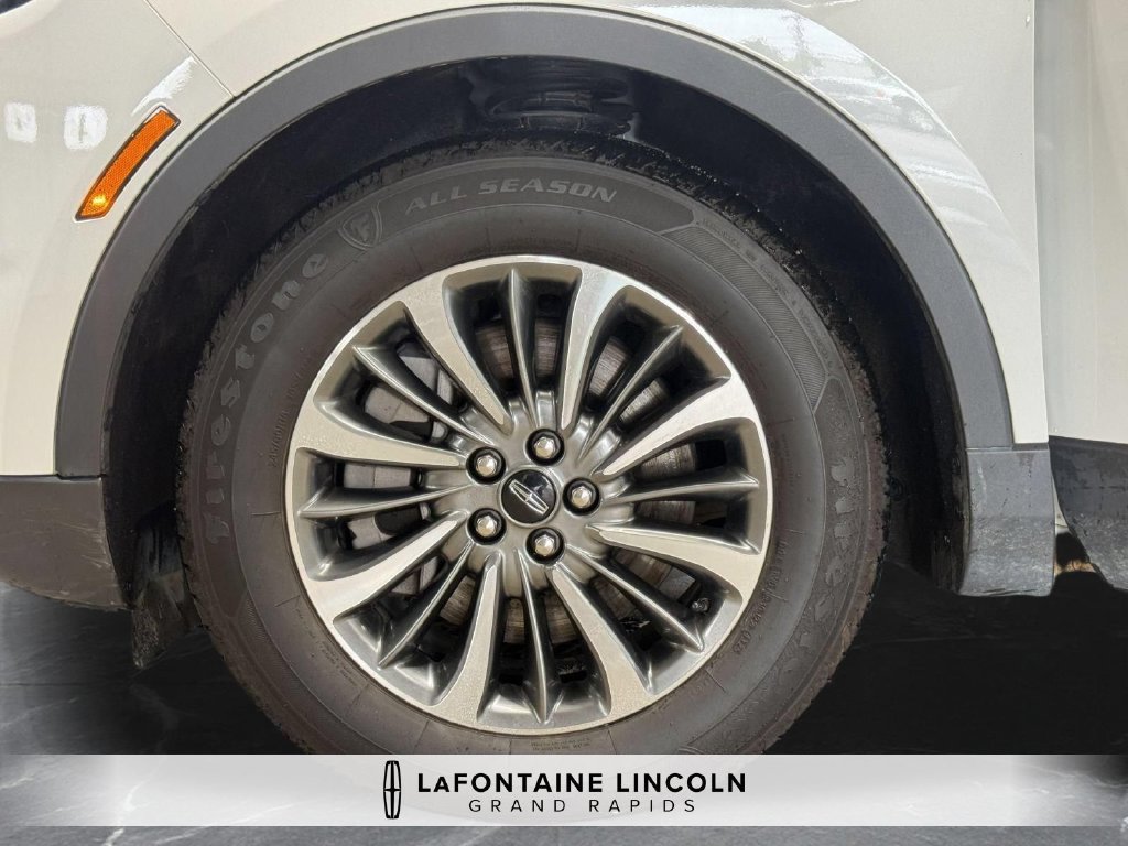 Certified 2023 Lincoln Nautilus AWD image 32