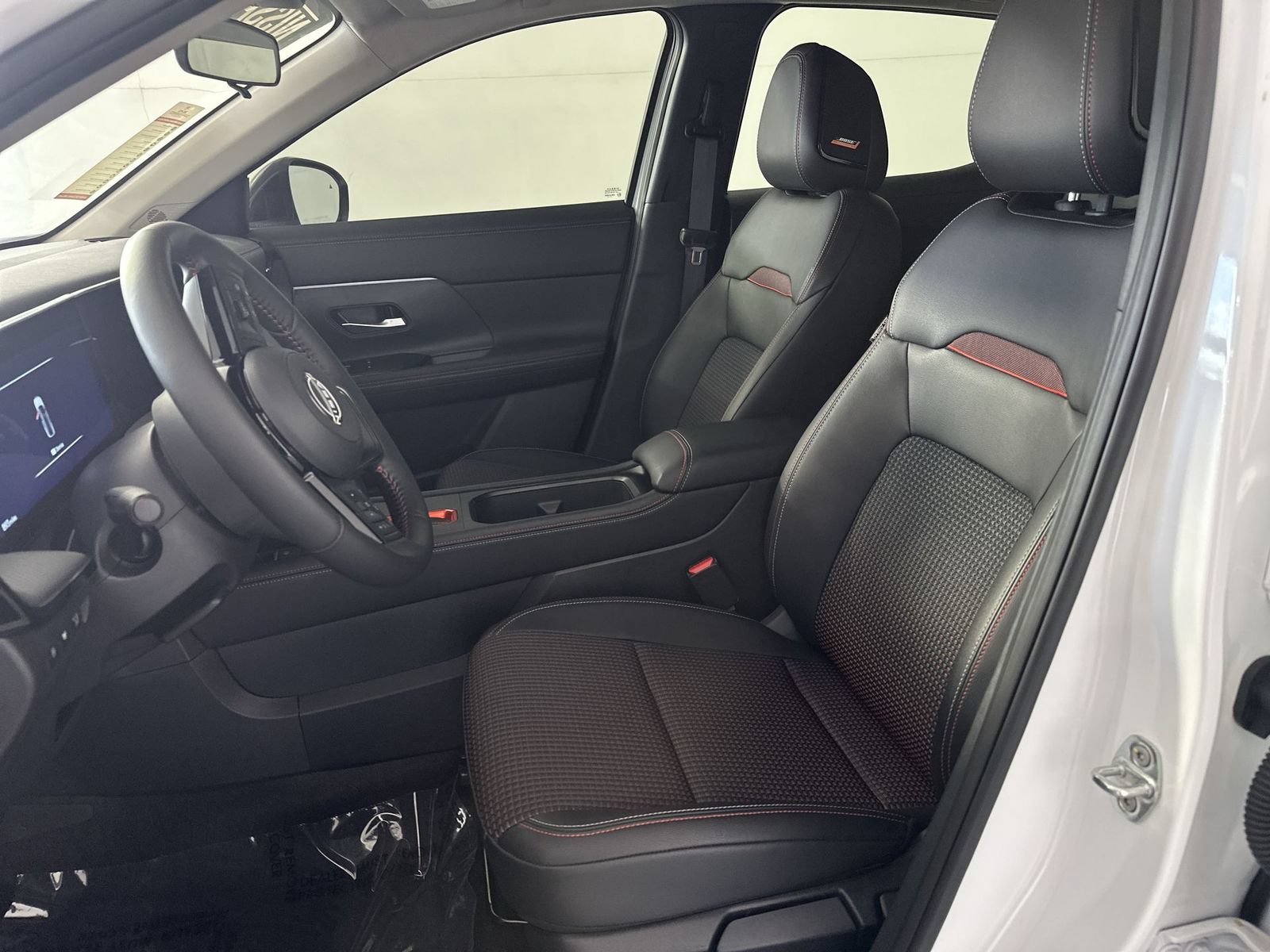 Certified 2026 Nissan Kicks SR w/ SR Premium Package FWD image 11