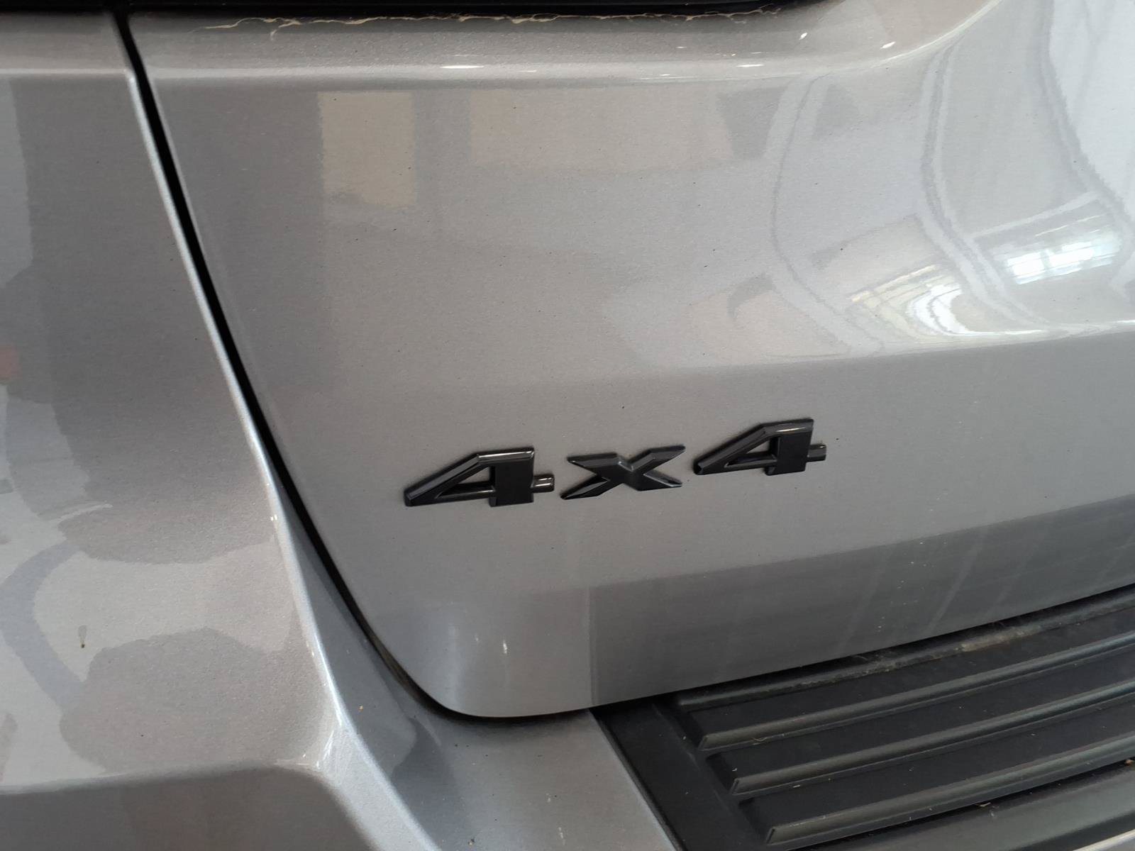 Used 2019 Jeep Grand Cherokee Altitude AWD/4WD image 15