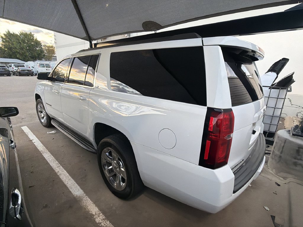 Used 2018 Chevrolet Suburban LT RWD image 4