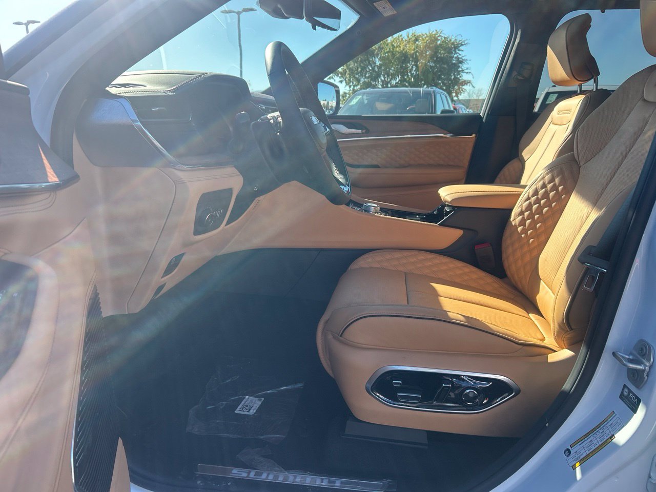 New 2027 Jeep Grand Cherokee Summit AWD/4WD image 10