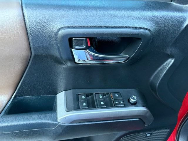 Used 2017 Toyota Tacoma Limited w/ Tow Package RWD image 10