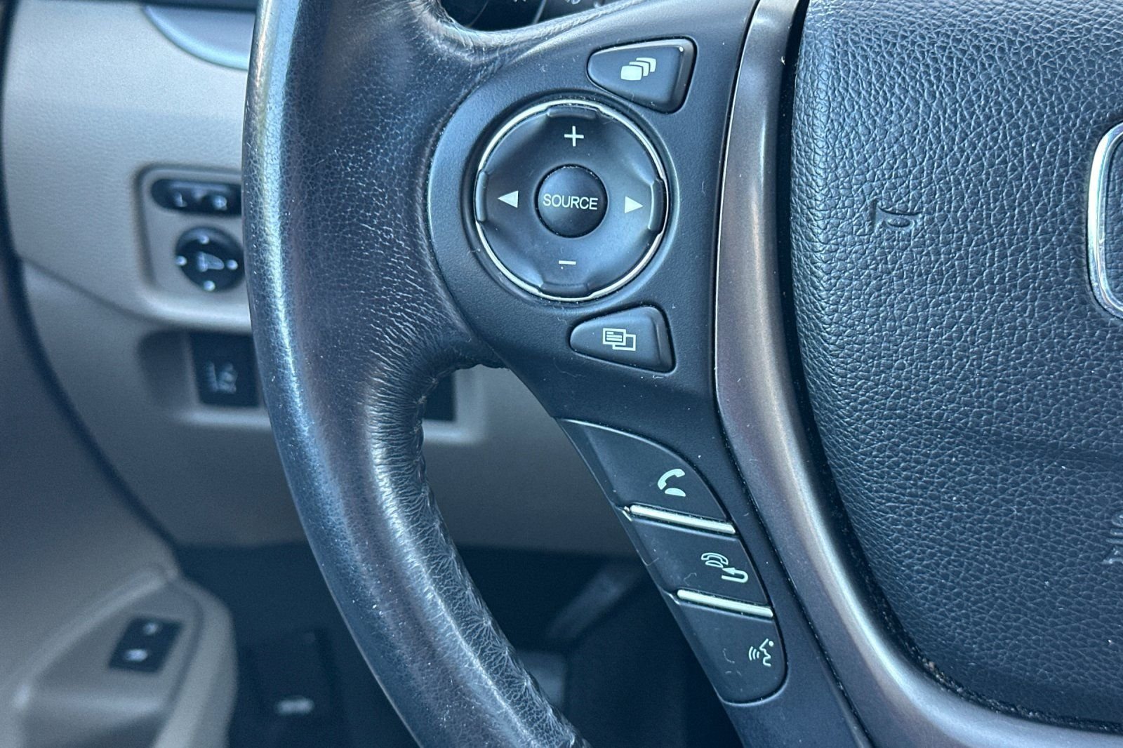 Used 2016 Honda Pilot EX-L image 28