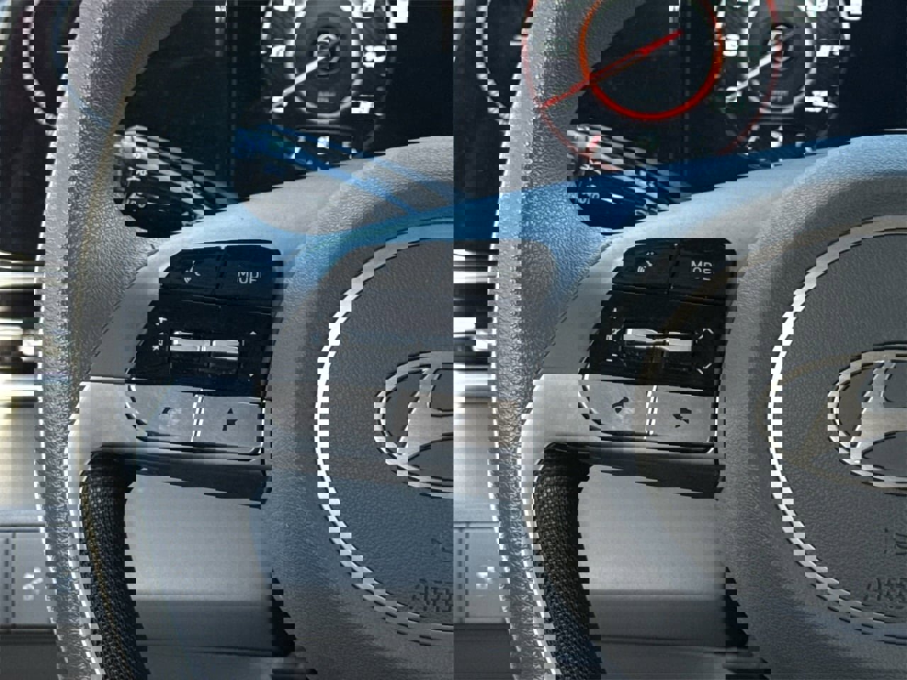 Used 2024 Hyundai Elantra SEL image 13