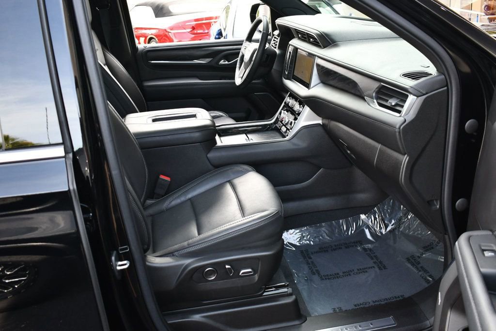 Used 2021 GMC Yukon Denali w/ Denali Premium Package image 24