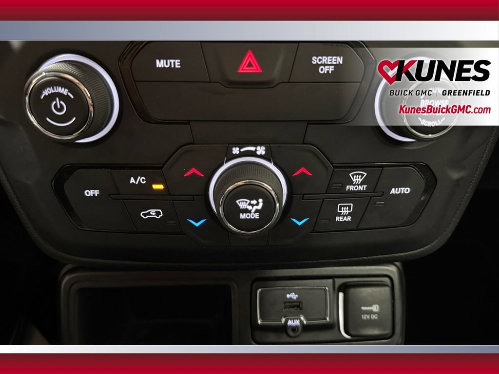 Used 2019 Jeep Renegade Altitude w/ Quick Order Package 2XM FWD image 27