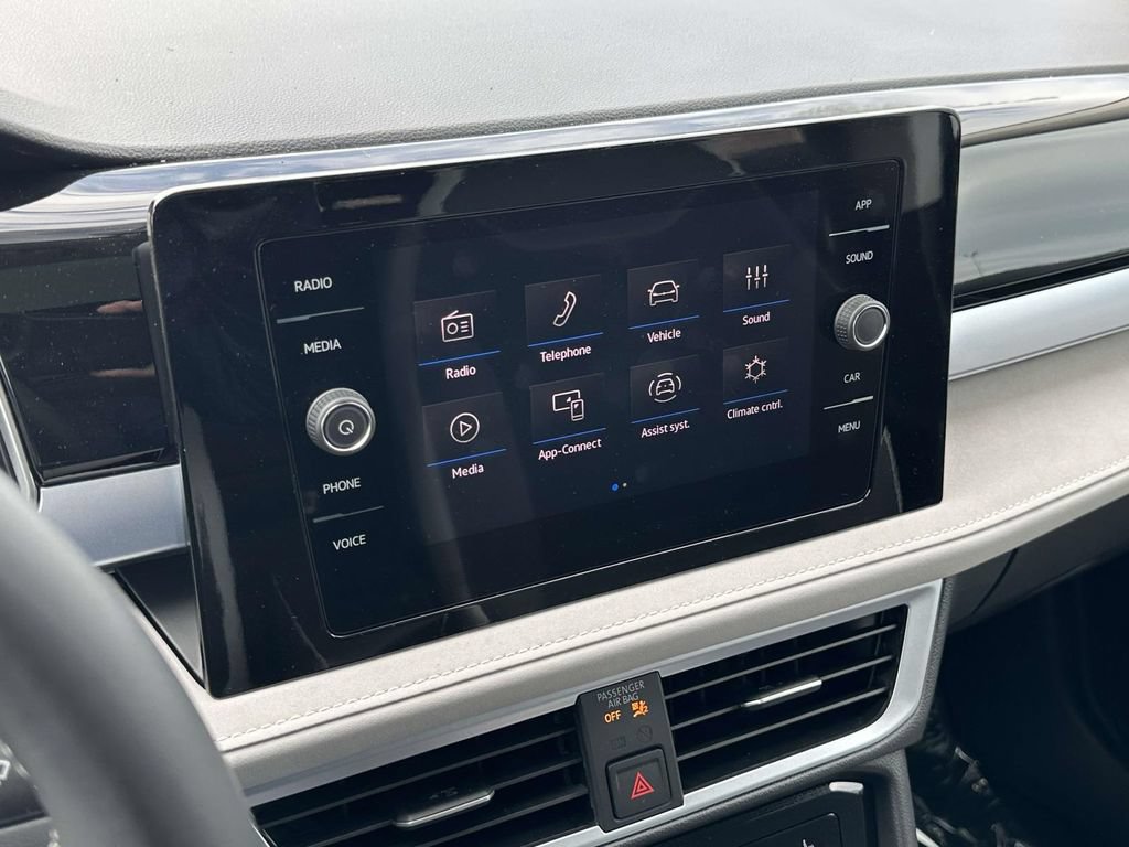New 2025 Volkswagen Taos SE AWD/4WD image 19