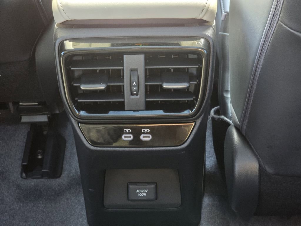 Used 2023 Lexus RZ 450e Premium image 31