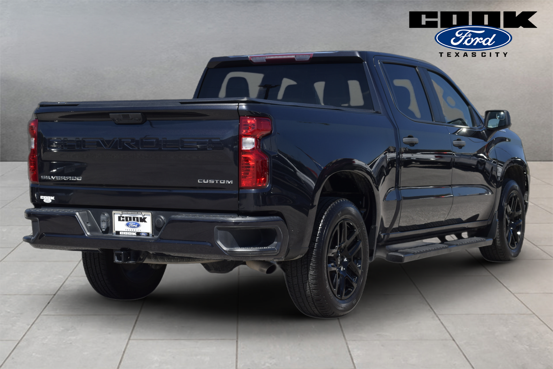 Used 2023 Chevrolet Silverado 1500 Custom RWD image 3