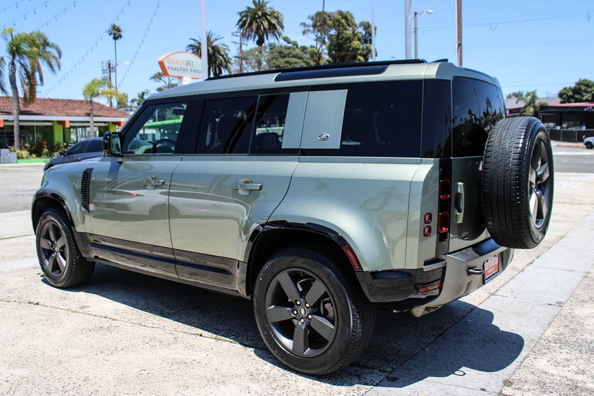 Used 2022 Land Rover Defender 110 X-Dynamic SE AWD/4WD image 3
