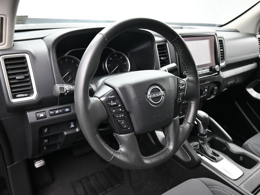 Used 2024 Nissan Frontier SV w/ SV Convenience Package image 13