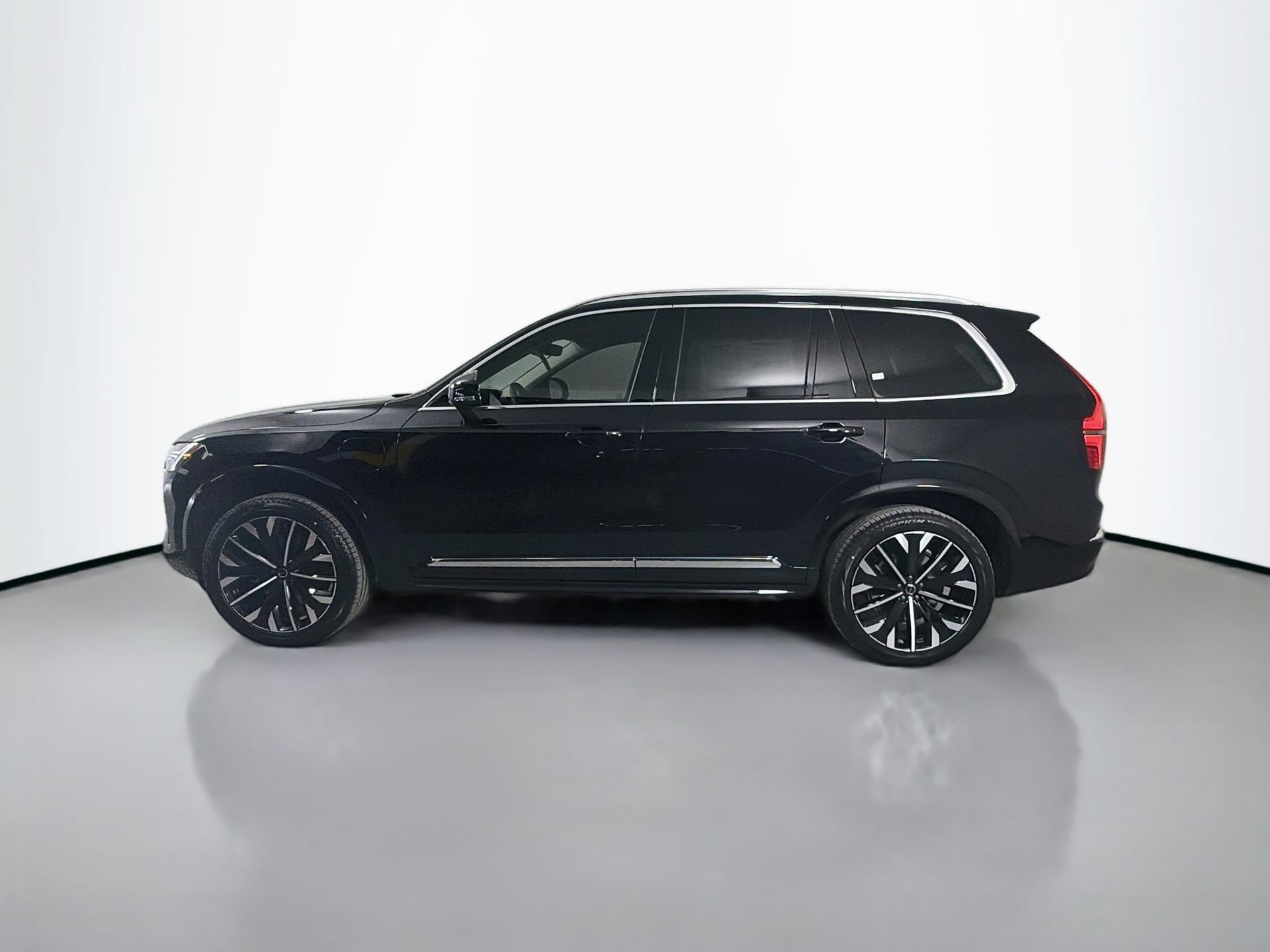 New 2026 Volvo XC90 T8 Plus w/ Protection Package Premier AWD/4WD image 8