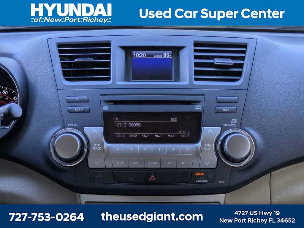 Used 2011 Toyota Highlander SE w/ Tow Pkg FWD image 23