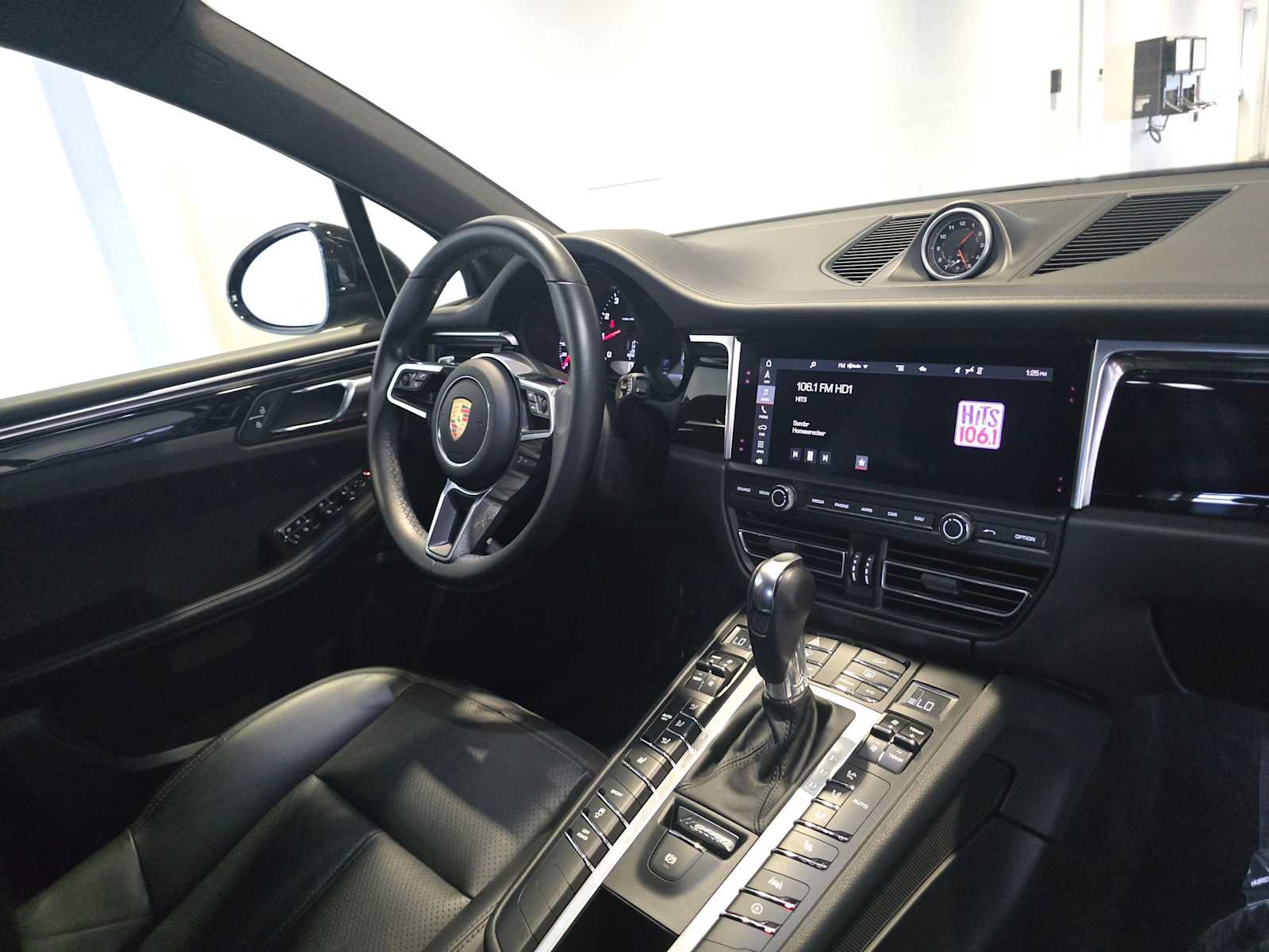 Used 2020 Porsche Macan AWD/4WD image 12