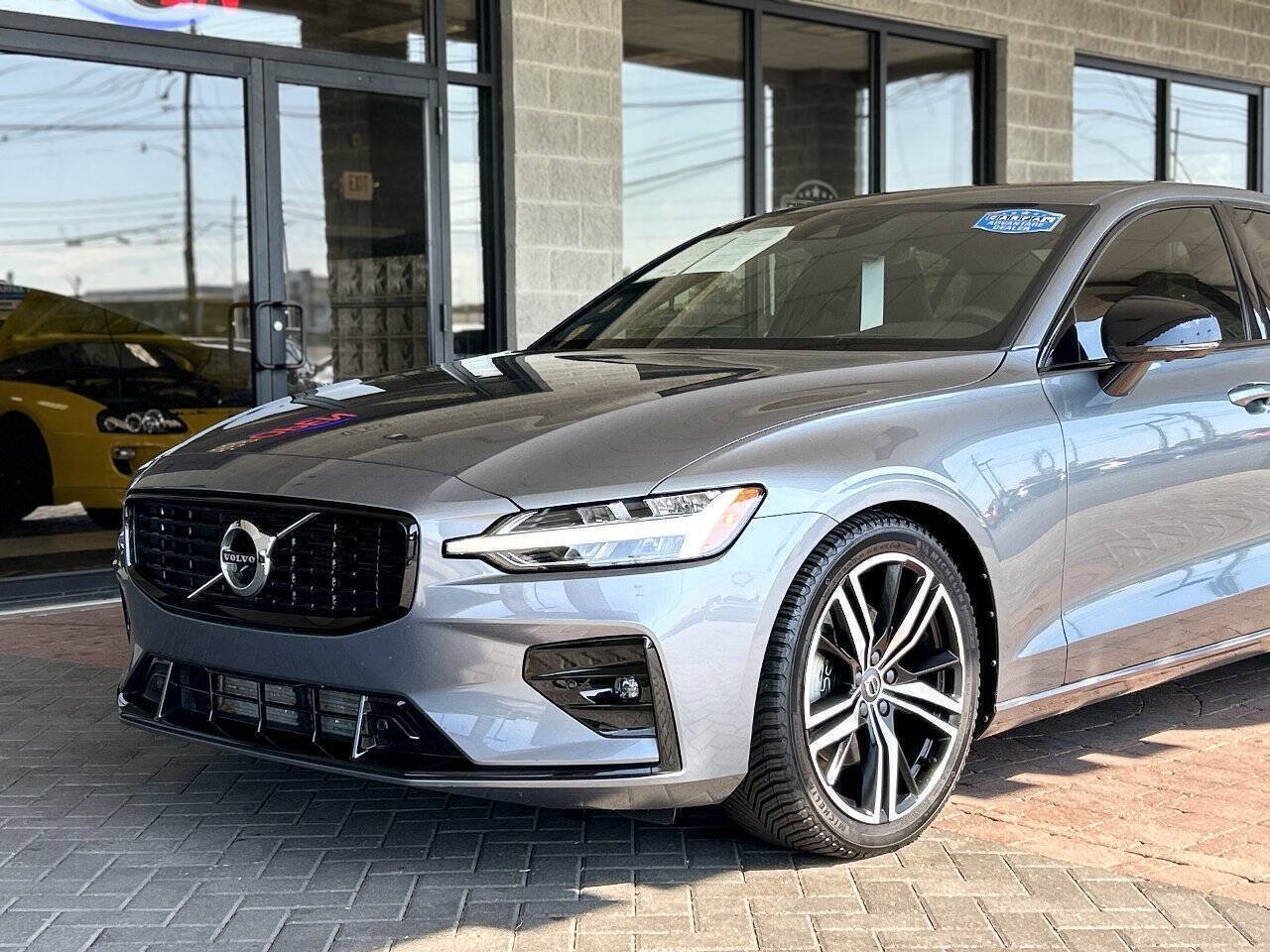 Used 2021 Volvo S60 T5 R-Design AWD/4WD image 90