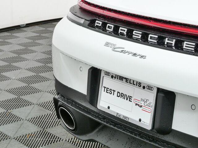 Used 2025 Porsche 911 Carrera RWD image 30