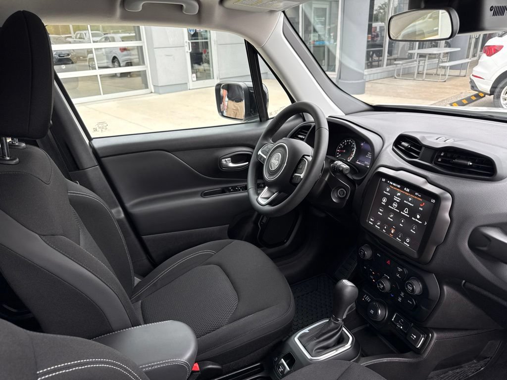Used 2023 Jeep Renegade Altitude AWD/4WD image 50