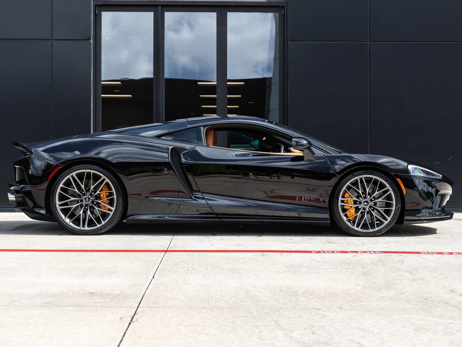 Used 2023 McLaren GT RWD image 11