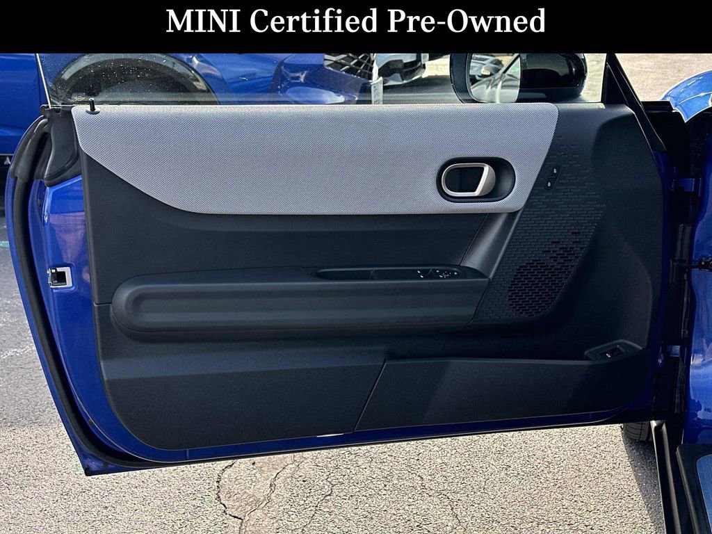 Used 2025 MINI Cooper 2-Door Hardtop image 20