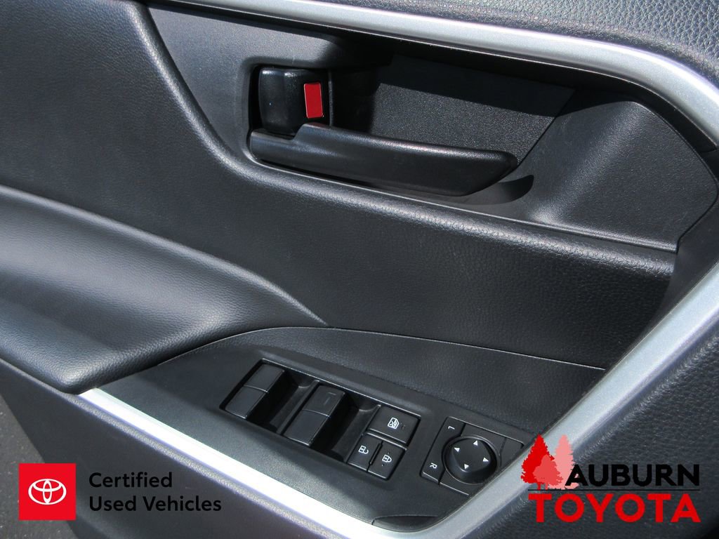 Certified 2024 Toyota RAV4 LE AWD/4WD image 33