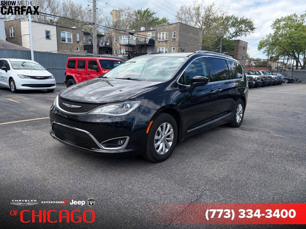 Used 2019 Chrysler Pacifica Touring-L FWD image 3