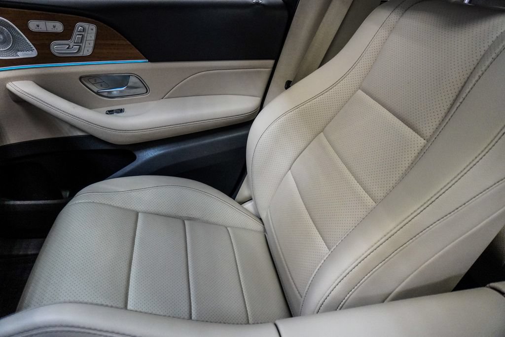 Used 2020 Mercedes-Benz GLS 450 4MATIC image 25