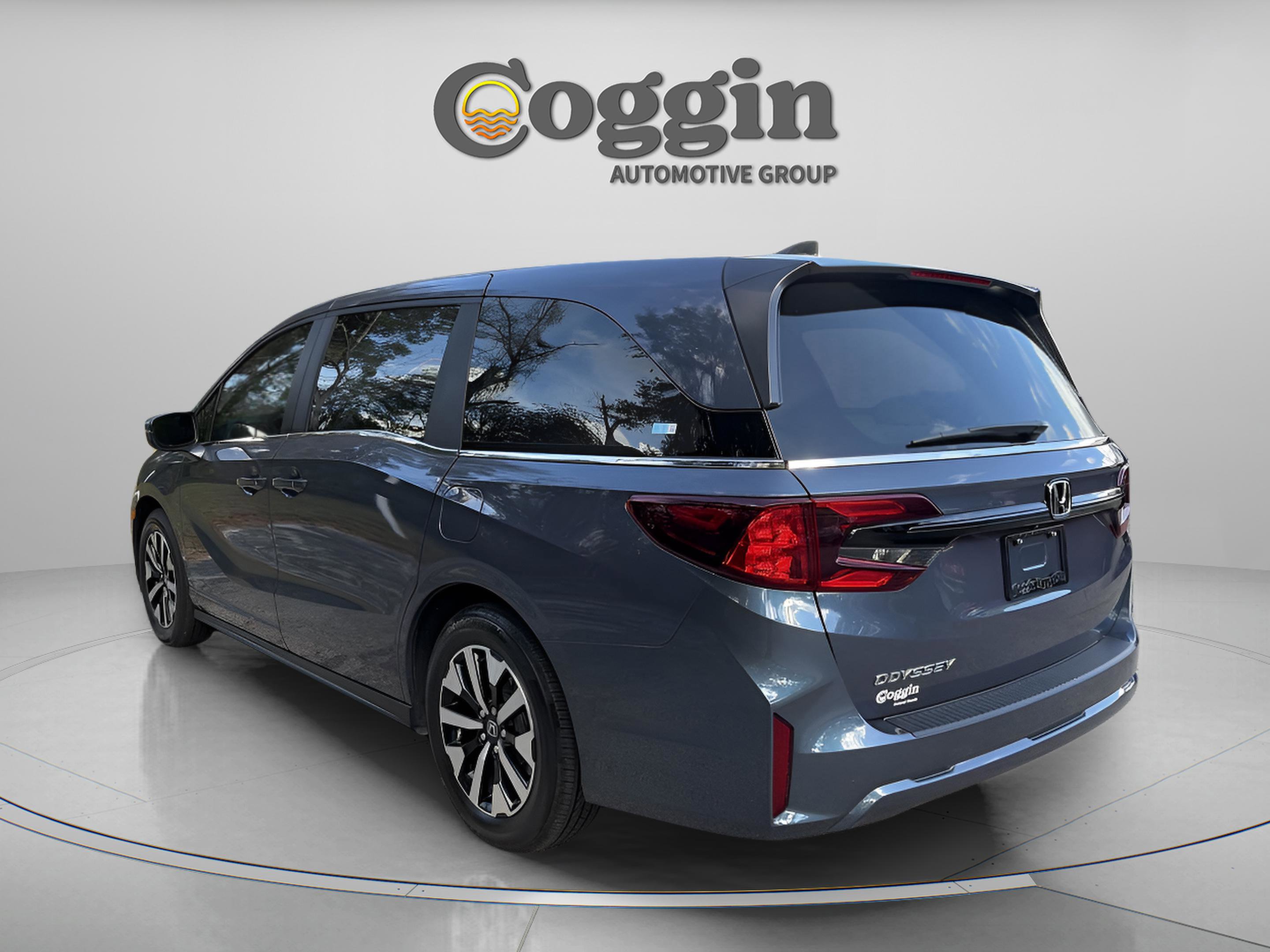 Certified 2025 Honda Odyssey EX-L image 3