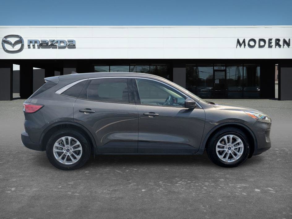 Used 2020 Ford Escape SE image 6