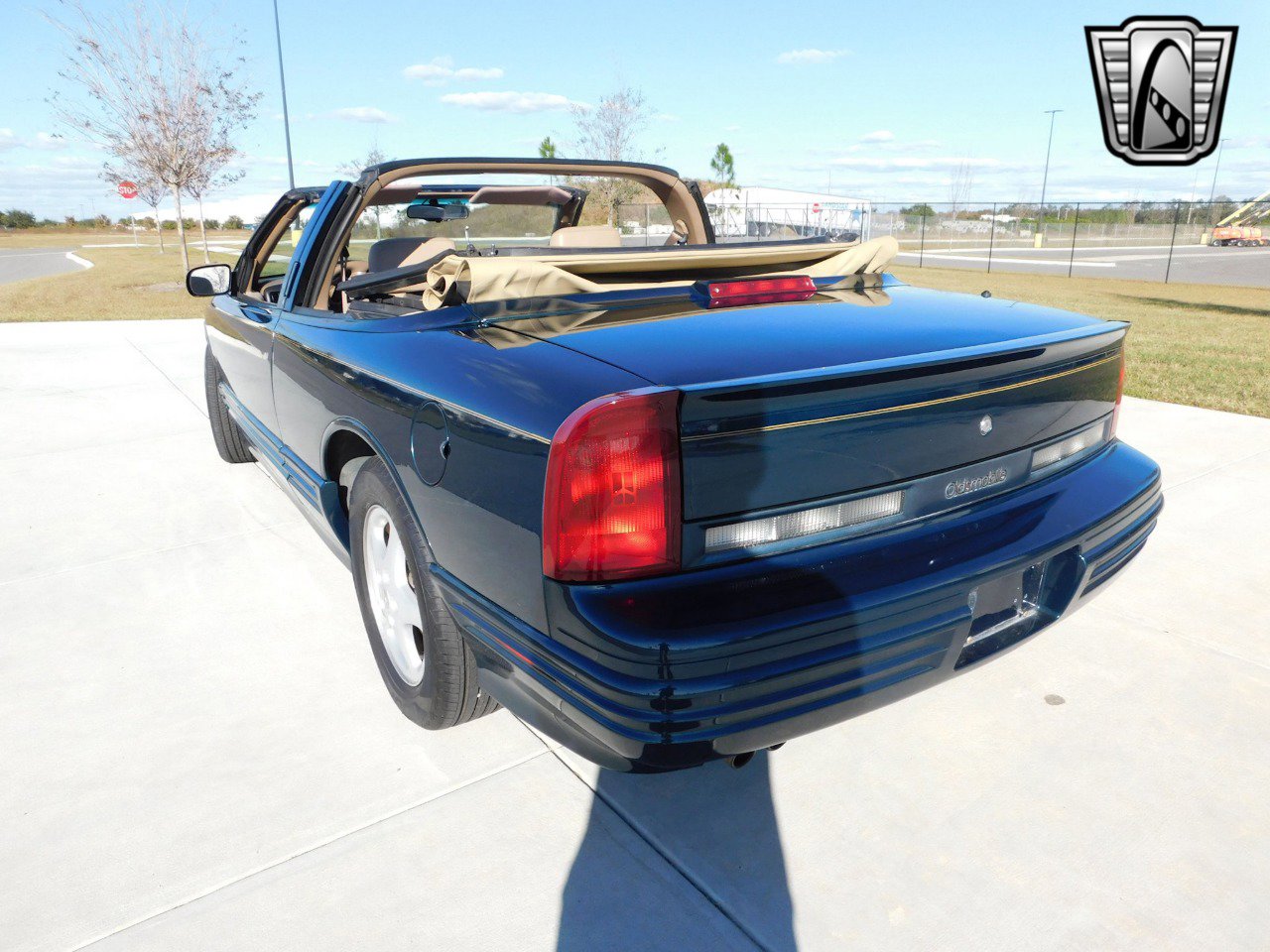 Used 1995 Oldsmobile Cutlass Supreme Convertible image 10