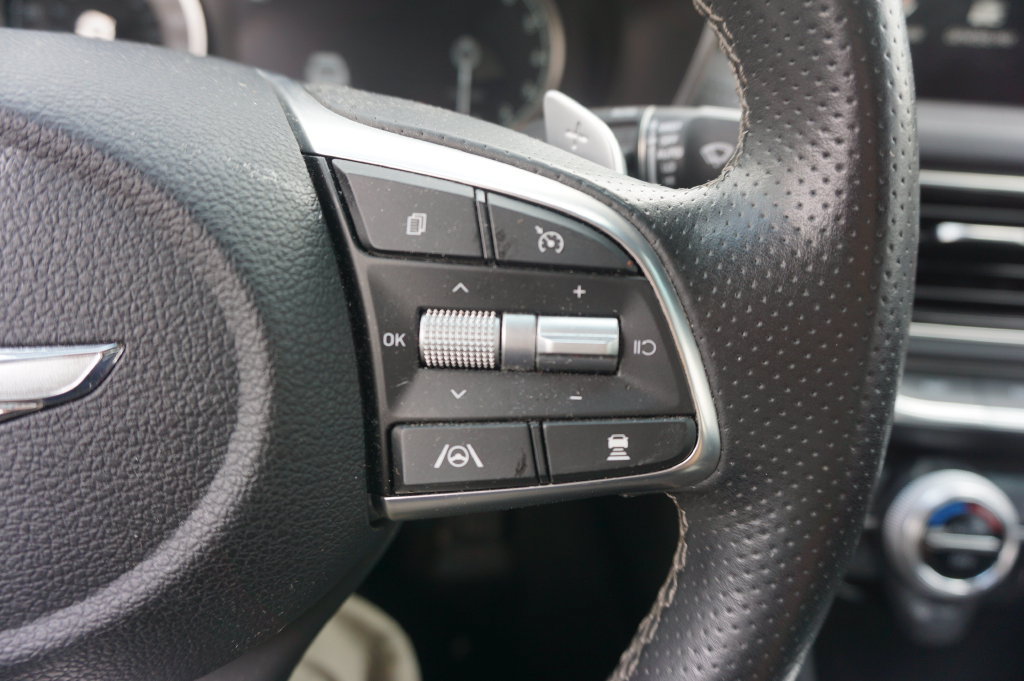 Used 2022 Genesis G70 3.3T RWD image 9