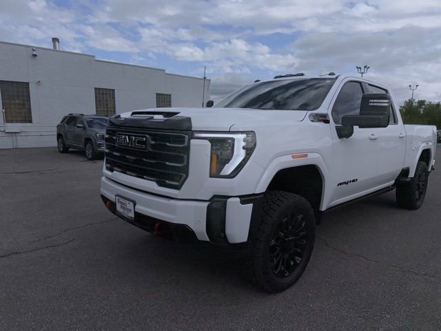 Used 2025 GMC Sierra 2500 AT4 w/ AT4 Premium Plus Package AWD/4WD image 3