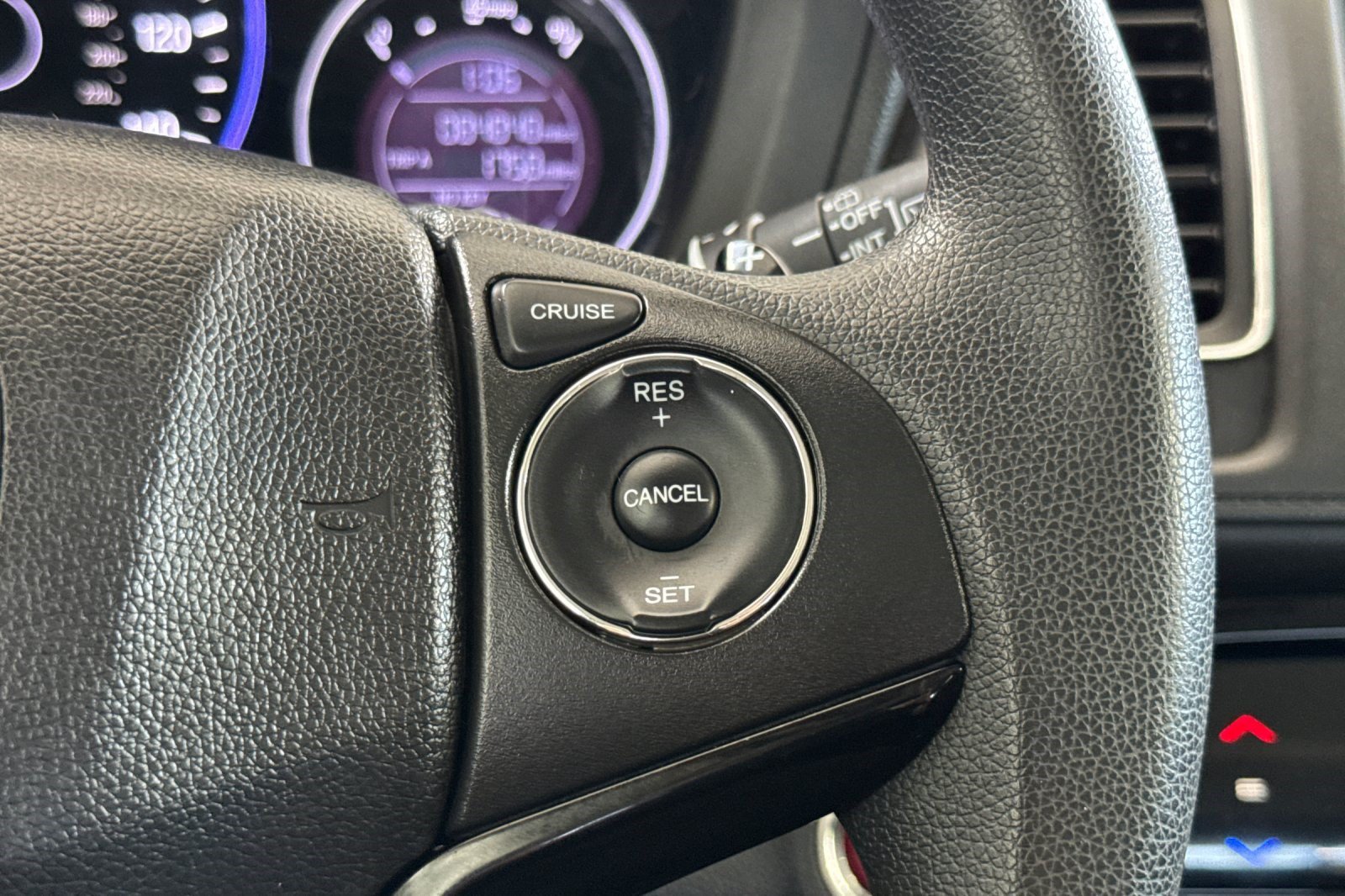 Used 2018 Honda HR-V EX image 31