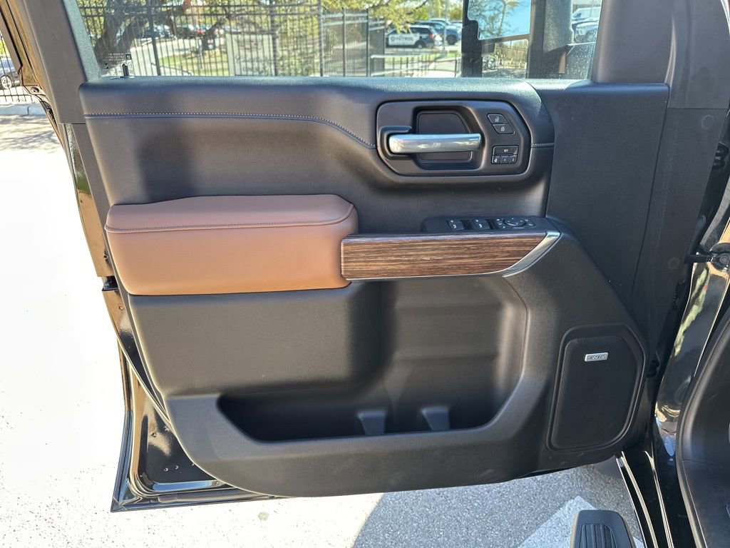 Used 2021 Chevrolet Silverado 3500 High Country image 25