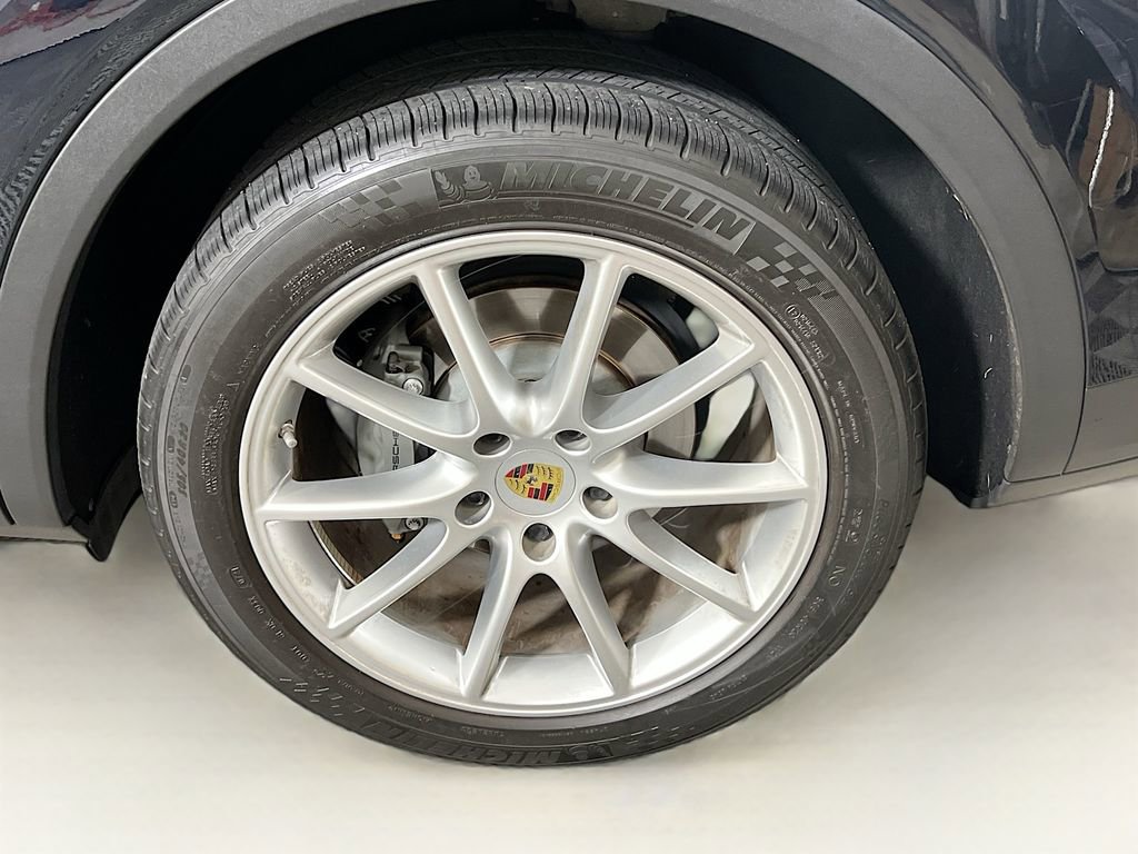 Used 2021 Porsche Cayenne S image 34
