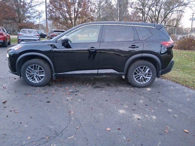 Used 2023 Nissan Rogue S image 3