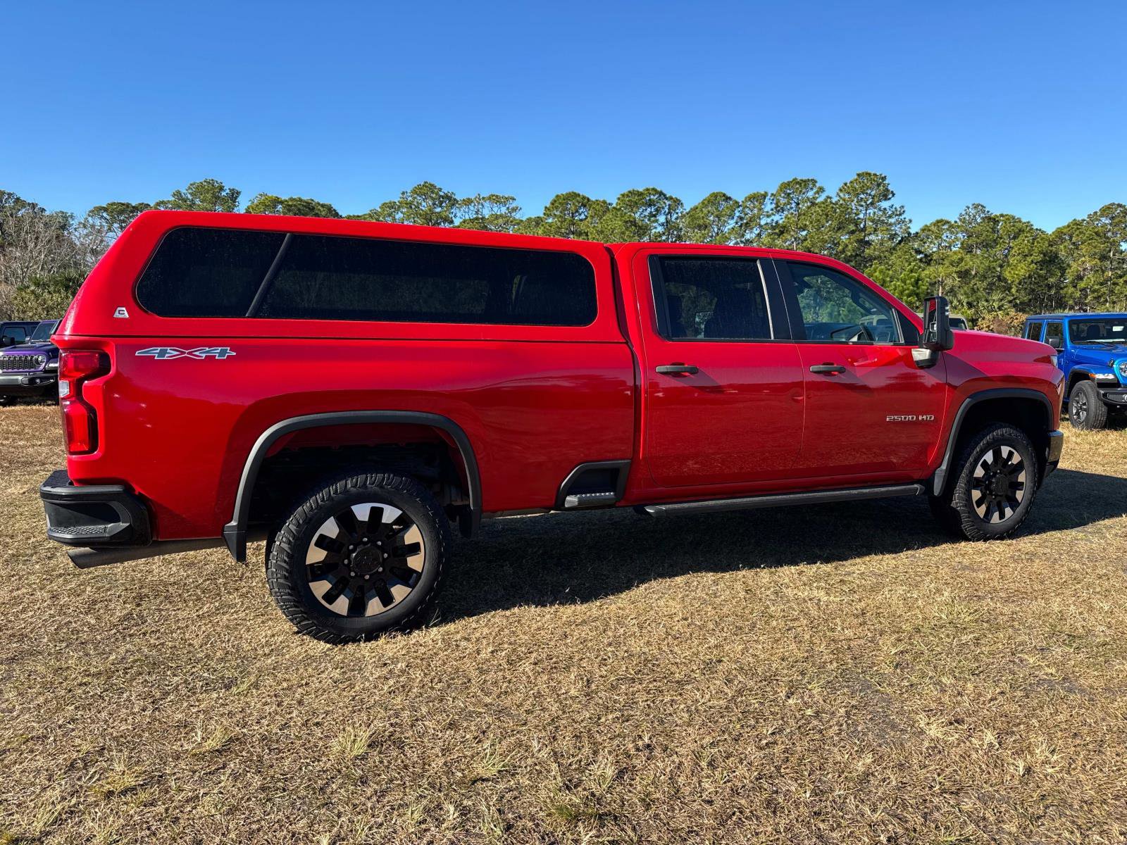 Used 2020 Chevrolet Silverado 2500 Custom w/ Custom Value Package image 3
