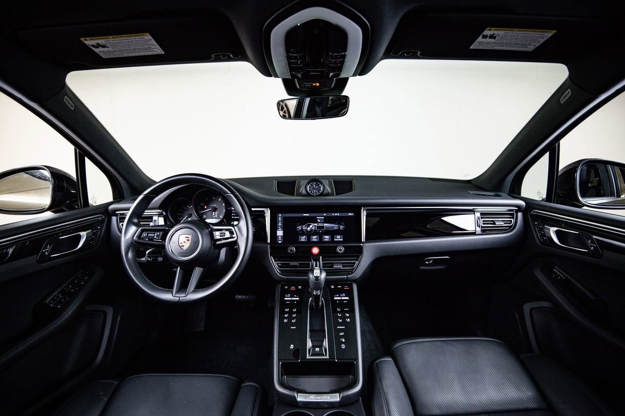 Certified 2024 Porsche Macan image 25