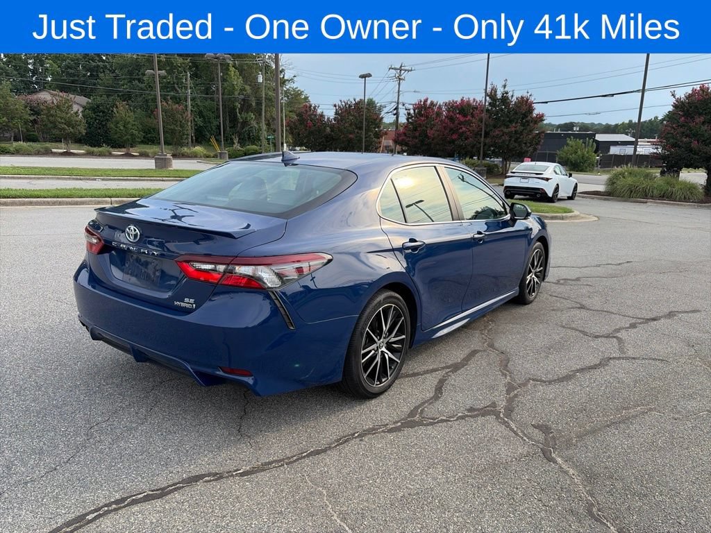 Used 2023 Toyota Camry SE FWD image 5