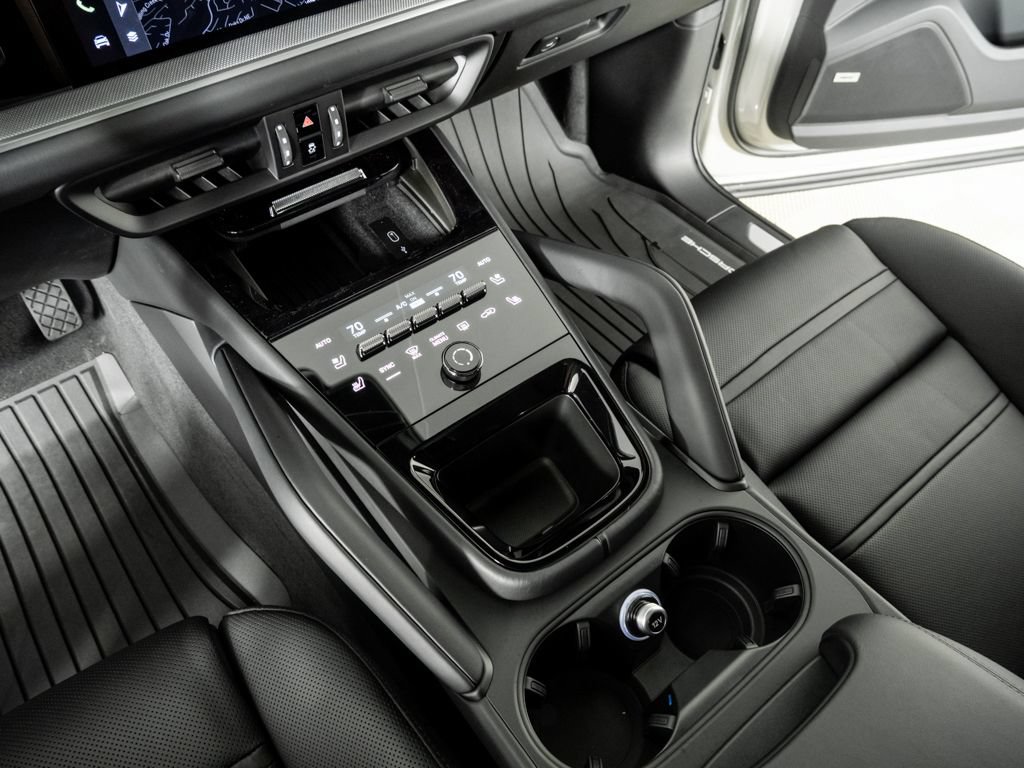 New 2026 Porsche Cayenne AWD/4WD image 17