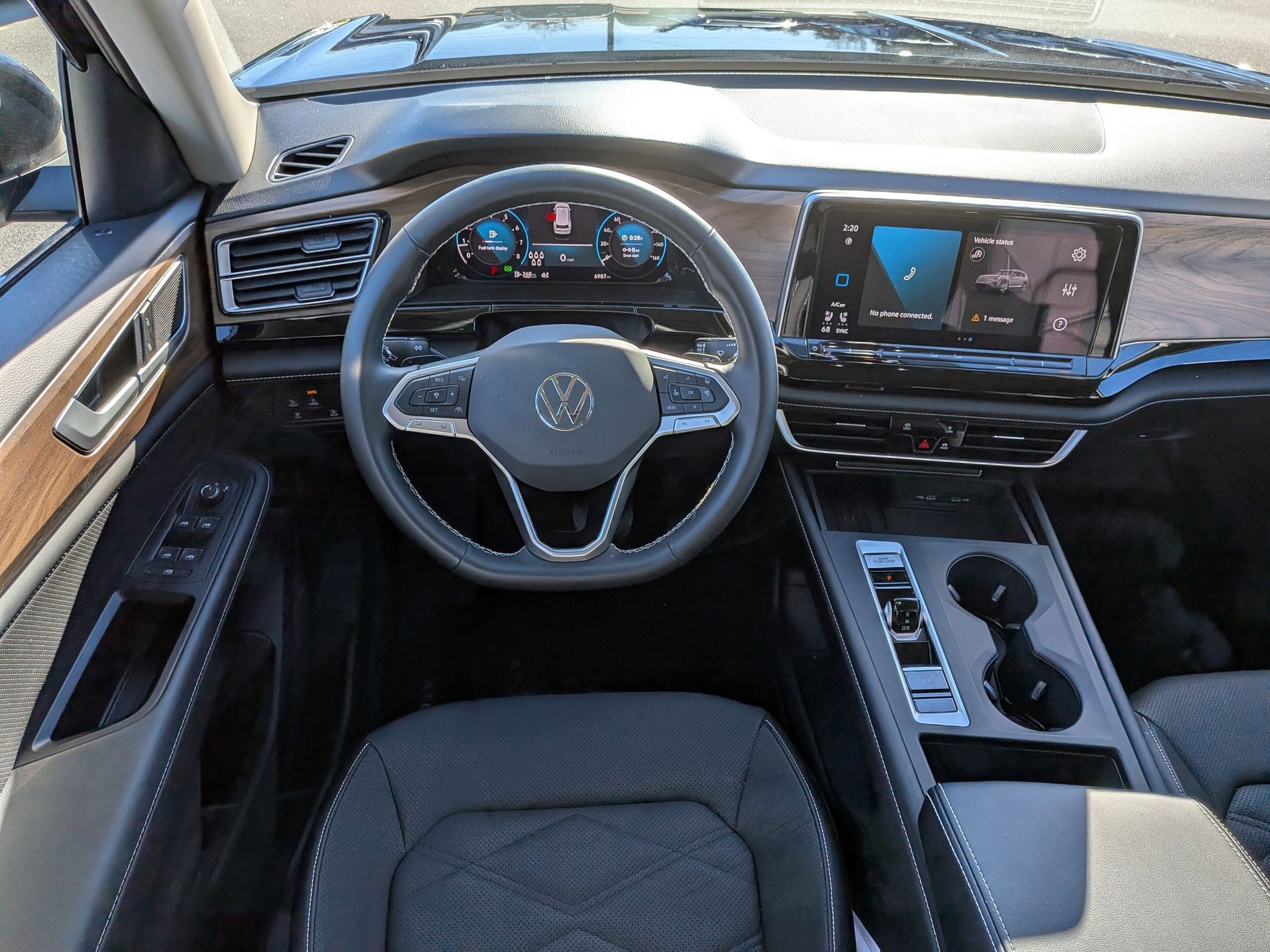 Used 2025 Volkswagen Atlas SE image 32