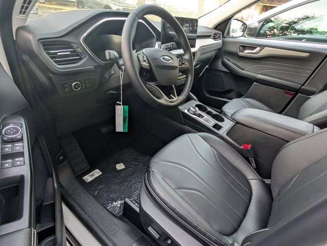 New 2025 Ford Escape SE w/ PHEV Premium Package image 6
