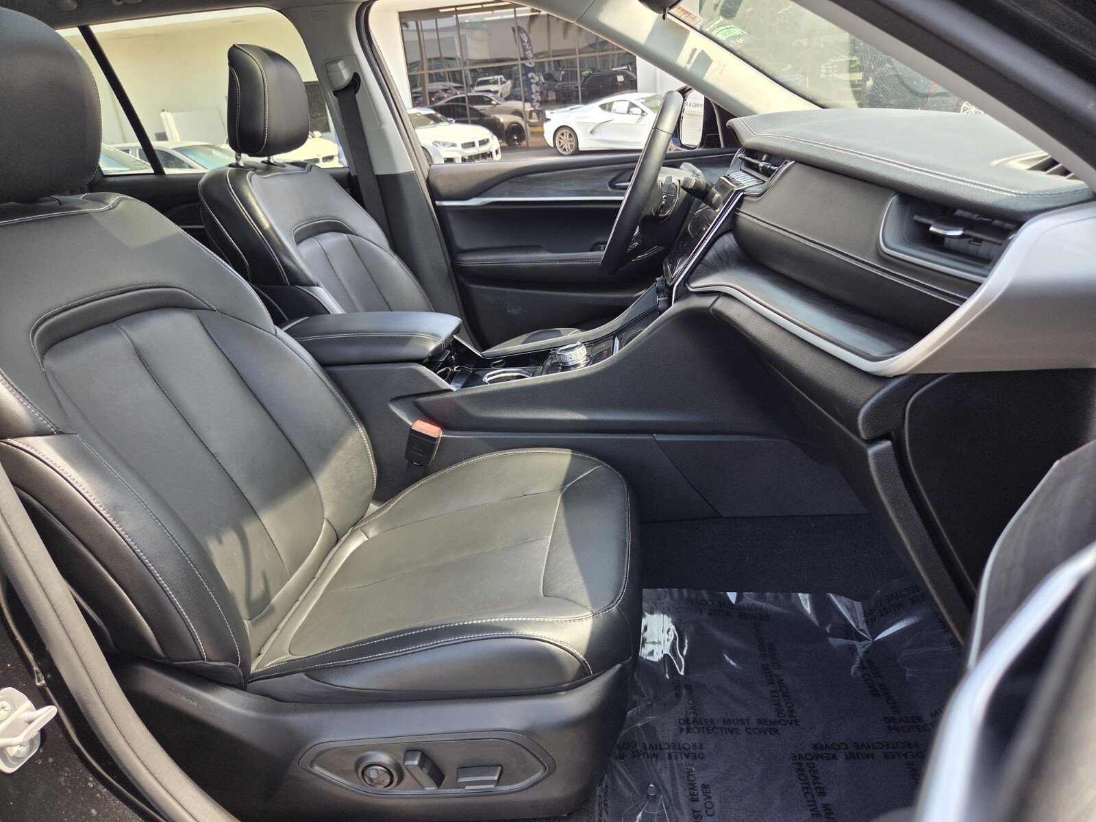 Used 2022 Jeep Grand Cherokee Limited AWD/4WD image 17