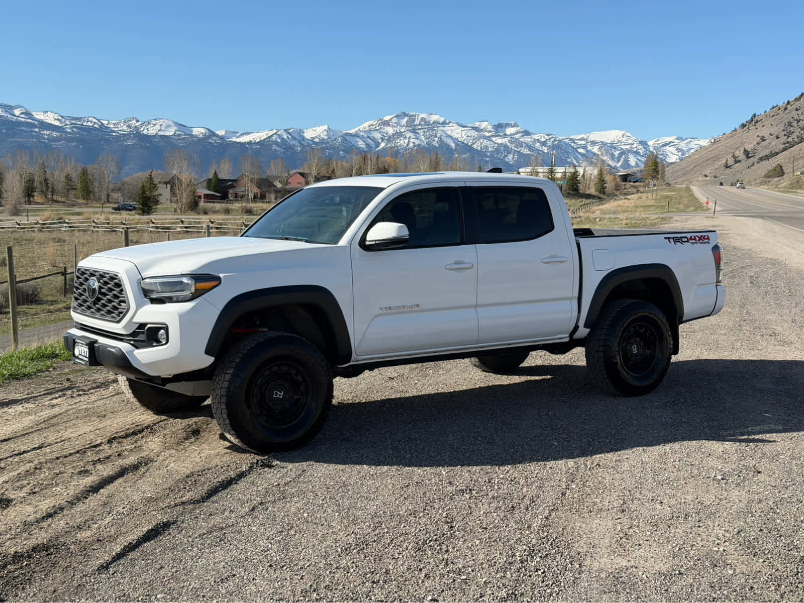 Used 2023 Toyota Tacoma TRD Off-Road w/ TRD Premium Off Road Package image 2
