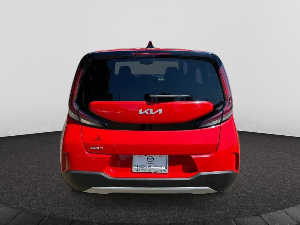 Used 2023 Kia Soul S FWD image 4