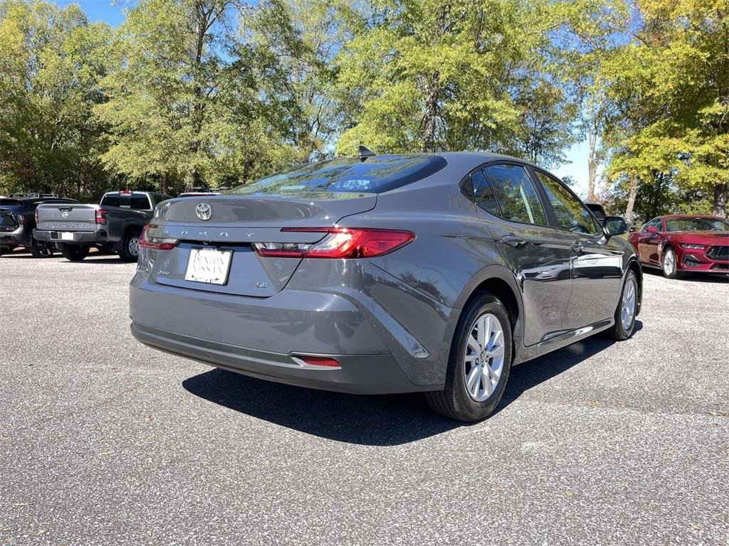Used 2025 Toyota Camry LE image 6